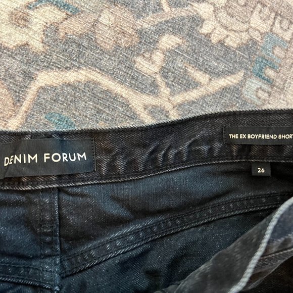 Aritzia Denim Forum The Ex-Boyfriend Short size 26 - Picture 2 of 3